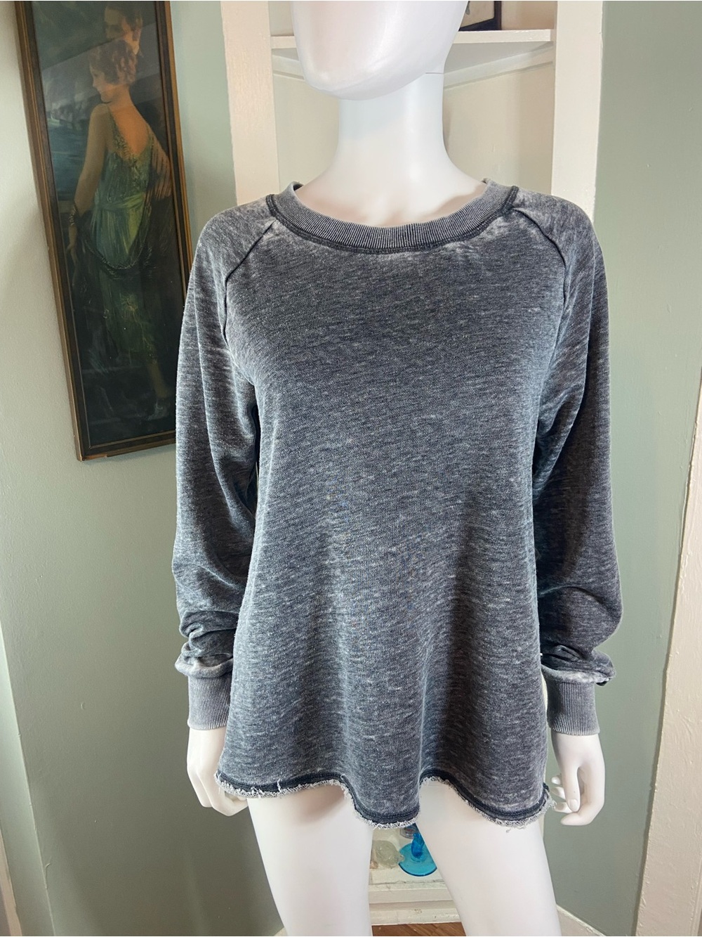 Alternative Vintage-Style Distressed French Terry Cloth Sweatshirt Sweater M